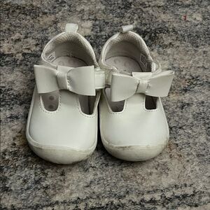 Stride Rite White Dress Shoes with Bow